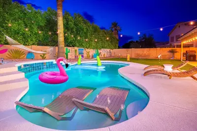 Image de Saguaro Retreat: Heated Pool, Sauna, Spa, Golf, Pool Table, Msg Chair, Sleeps 12