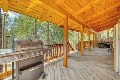 Image de Alpine Cabin w/ Deck: 3 Mi to Luna Lake!