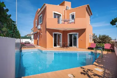 Image de New 2024! Villa Mimosa - Sleeps 9 - Games Room, Cinema Room, Private Pool