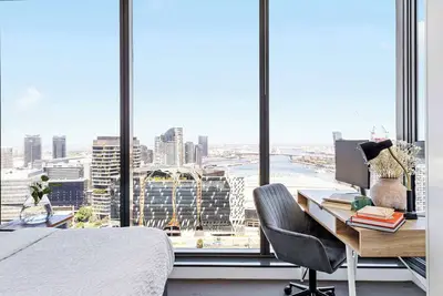 Image de A Cozy 2br Apt with Harbour Views and Free Parking