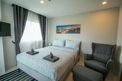 Image de Mini Studio Queen bed w/ armchair, Lake view, Kitchen, Ac and Wi-Fi