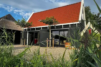 Luxury Farmhouse Cottage With Home Cinema Next to Amsterdam and Volendam