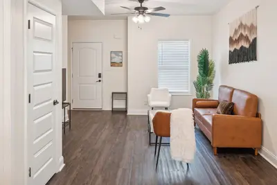 Image de Alto M8  Modern New Construction 2Bd Apartment