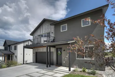 Image de New! The Grand View | Exec 30+ Near Town, Hospital - Deck, Views, Garage