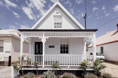 Image de 'Allambee' Heritage cottage in trendy South Hobart