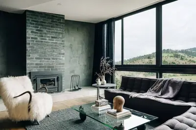 Image de Moody Luxury Home in the Wine Region