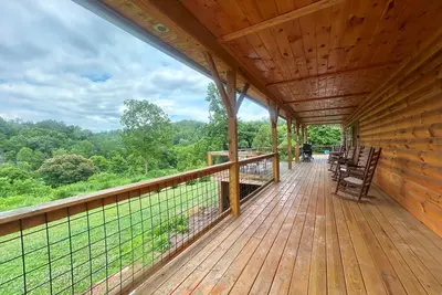 Image de Evergreen Lodge with Game Room