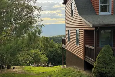 Image de Million Dollar Views. Peaceful Solitude. Rustic cabin. 90 minutes from Dc.