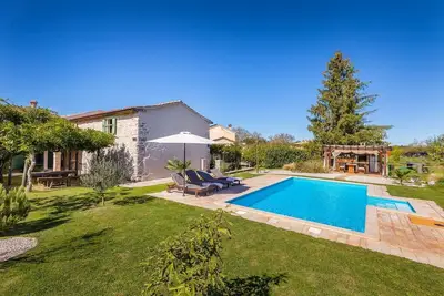 Image de Villa Stari dor - maison traditionnelle istrienne en pierre avec piscine