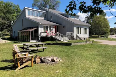 Image de 5 Bedroom Cottage on Georgian Bay - The Victoria