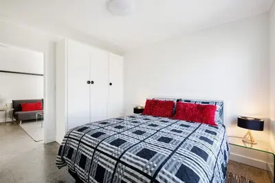 Image de Fly Around Town in Chic Retreat