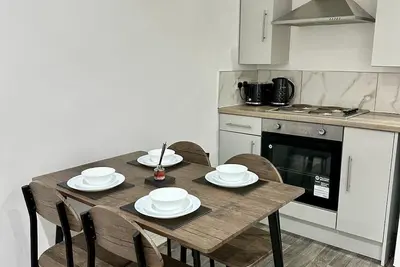 Image de City Centre 2 bedroom apartment in Wolverhampton - 4 minutes from the station!