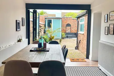 Image de Luxury spacious renovated townhouse in town centre