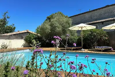 Image de La Bohème : Gîte avec piscine à 20 min de Saint-Emilion. Chiens acceptés.