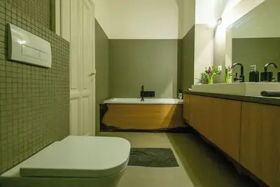 Image de Central Industrial Luxury Home