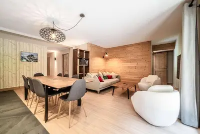 Image de 1er étage, balcon, parking, télévision, casier à ski, 88m², Morzine