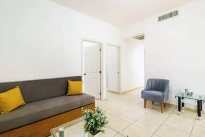 Image de El Conquistador 24 a sleek floor bill