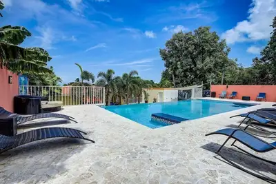 Image de Villa Jardin - Infinity Pool and Backyard Oasis