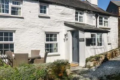 Image de 18th Century Cornish Cottage-Contemporary Interior-Private Parking-Pet Friendly