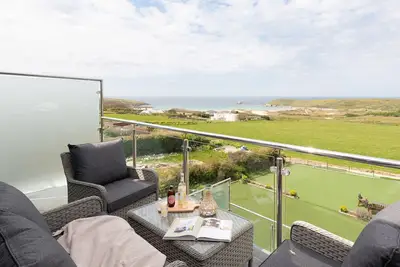 Image de 9 Beachview - apartment in Crantock sleeps 4 guests  in 2 bedrooms