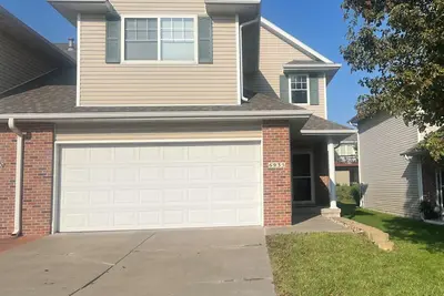 Image de Attractive 3bedroom townhome in very desired  S. East Lincoln neighborhood 🏠 ☺️