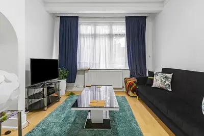 Image de Spacious House with Garden | Pass the Keys