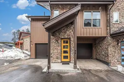 Image de Luxury Ski and Bike Townhome with Hot Tub