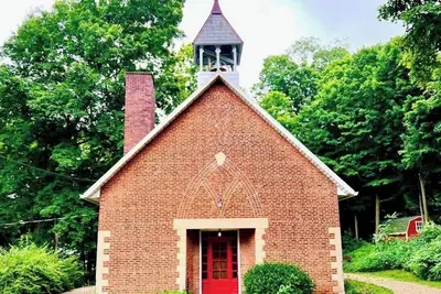 Image de Old School 7 - Charming 2-bedroom historic home in welcoming Mansfield
