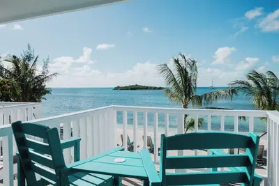 Image de #7 - Guana Beach Inn @sunset beach, Guana Cay