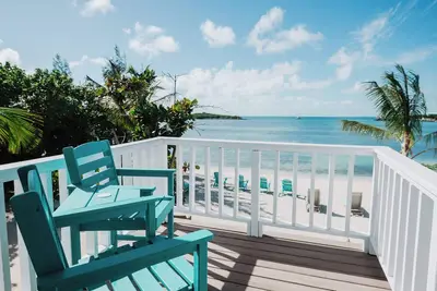Image de #5 - Guana Beach Inn @sunset beach, Guana Cay