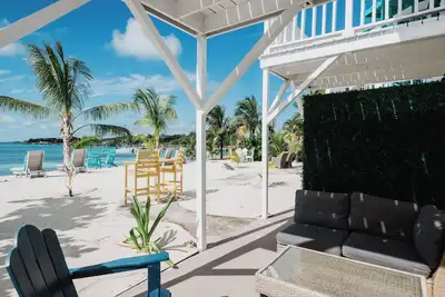 Image de #4 - Guana Beach Inn @sunset beach, Guana Cay