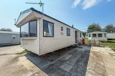 Image de Homely caravan at Sand le Mere Holiday Park in Yorkshire ref 71012m