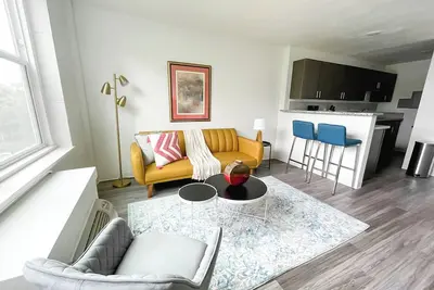 Sleepover: Superior 1bd/1ba + Gym - Cincinnati