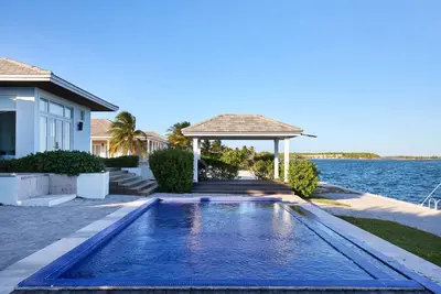 Image de Private island 4/5. 5 luxury pool home with private boat dock up to 85 foot