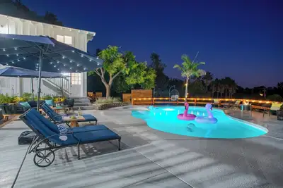 Priv. Resort! Mountain Views Oasis- Heated Pool & Spa, Game Rm, Temecula-8 miles