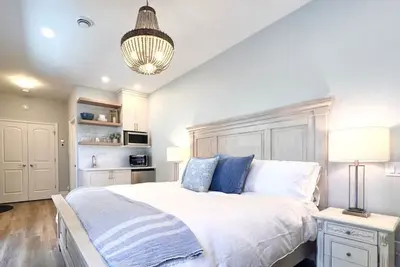 Image de Peaceful Coach House Oasis