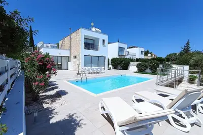 Image de Spacious Villa in Neo Chorio, Panoramic Sea Views to Polis Chrysochous Bay, A/C & Private Pool!