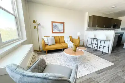 Sleepover: Charming 1bd/1ba + Gym - Cincinnati