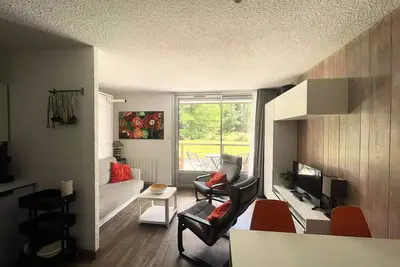 Studio cosy et rénové, situé au pied-des-pistes et écoles de ski
