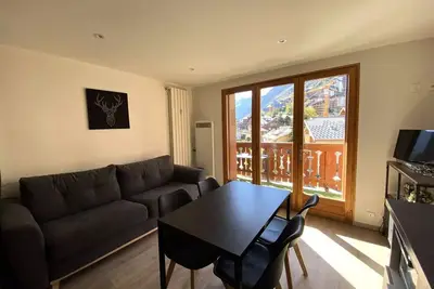 Les Deux Alpes – Studio cabine au pied des pistes avec balcon et vue dégagée