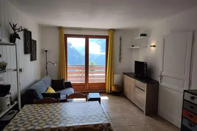 Spacieux appartement 4 couchages secteur calme avec vue spectaculaire