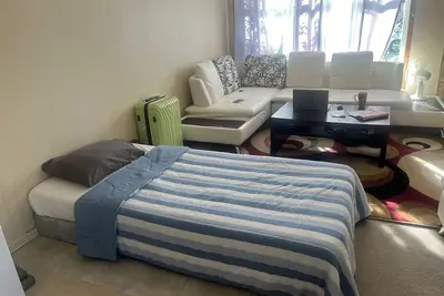 Image de Bed in Common Area 2\n\n