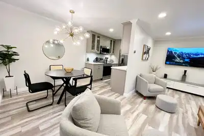 Image de Charming 2-bedroom apartment in Sunnyvale with Pool View!