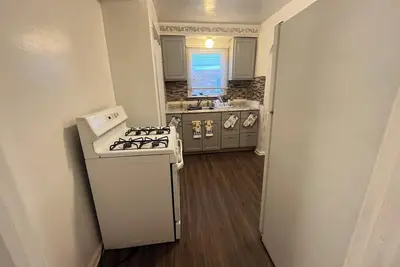 Image de Mettetal 420 friendly Cozy 3 bedroom 4 bed house in Detroit with WiFi, Ac