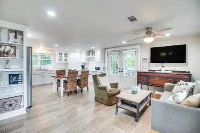 Image de Rural Spiro Getaway w/ Private Deck!