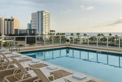 Image de 2 King Suites Equipped with Mini-Fridge, Coffee Maker, and Beach Views Rooftop
