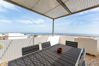Image de Appartement 'Duplex De Lujo' avec vue sur la mer, piscine partagée et climatisation