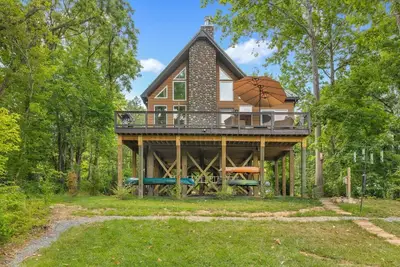 Image de Riverside Oasis with Stunning Views, Cozy Firepit!