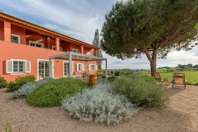 Image de Appartement 'Podere Terraviva - Apt Ginestra' avec vue sur la mer, piscine commune et Wi-Fi