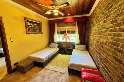 Image de Oasis of Hope - Dream House surrounded by National Park